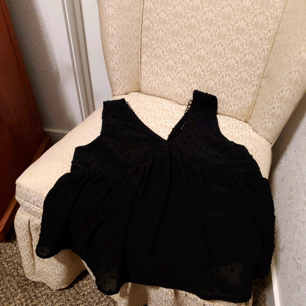 Cut out detailed sheer tank top